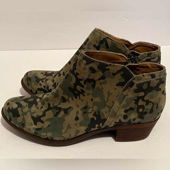 Lucky Brand Barstyn Olive Camo Booties - Picture 7 of 16